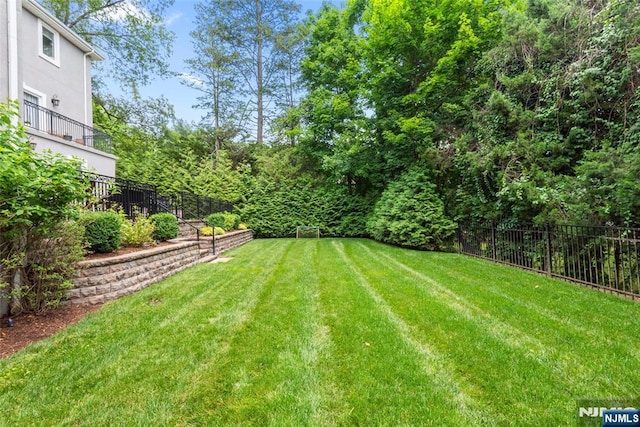 216 8th St, Cresskill, NJ 07626 - view of fenced backyard