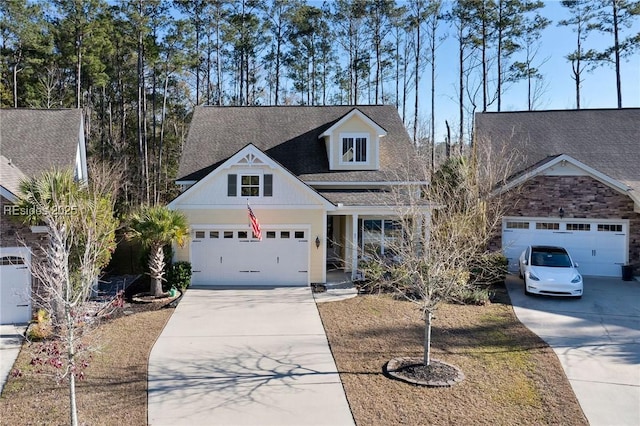 view of front facade featuring a garage