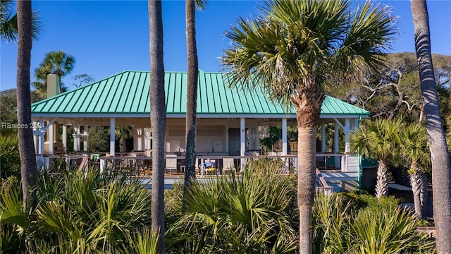 view of front of house featuring a gazebo