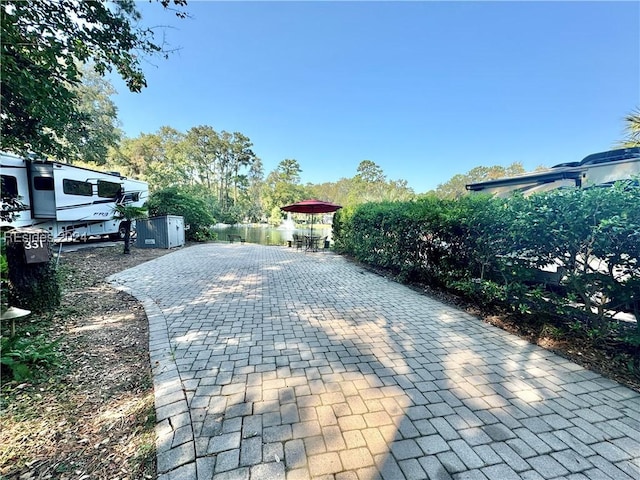 Listing photo 2 for 133 Arrow Rd, Hilton Head Island SC 29928