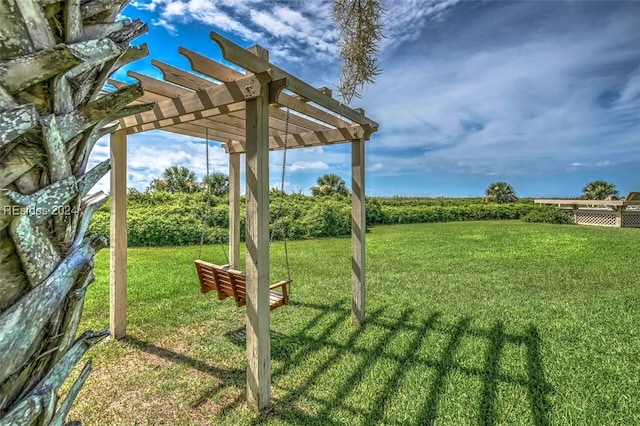 view of yard featuring a pergola