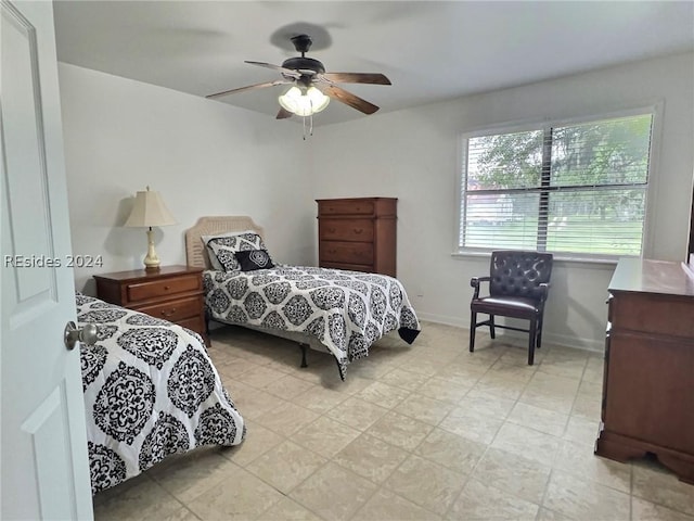 bedroom with ceiling fan