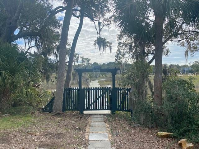 Listing photo 2 for 54 Shear Water Dr, Hilton Head Island SC 29926