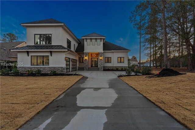 view of front facade featuring a garage