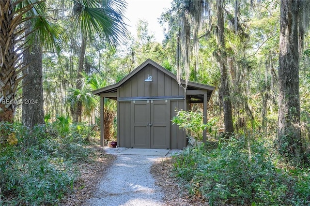 view of outbuilding