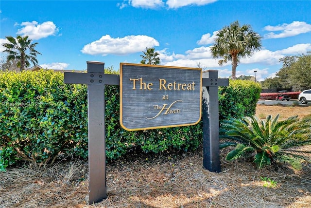 view of community / neighborhood sign