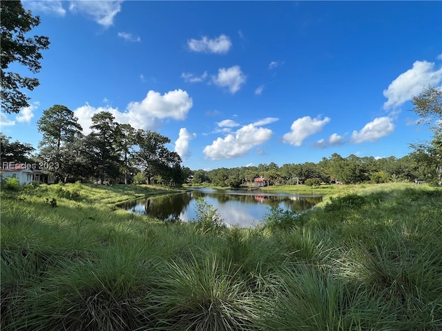 Listing photo 2 for 3 Old Oak Rd, Bluffton SC 29909