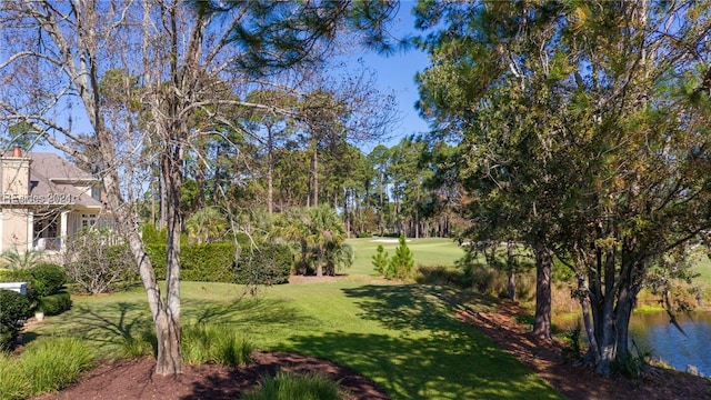 view of yard featuring a water view