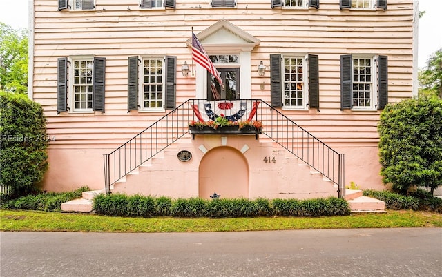 view of exterior entry