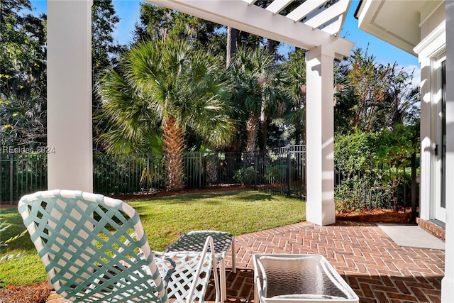 view of yard featuring a patio area