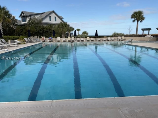 view of swimming pool