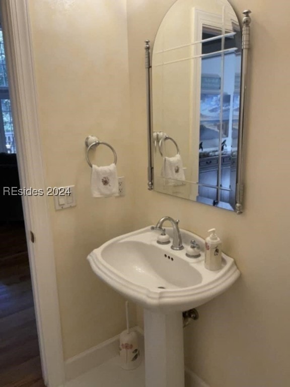 bathroom with sink