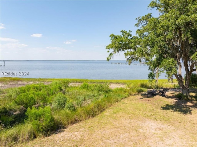 Listing photo 2 for 83 Coosaw River Dr, Beaufort SC 29907