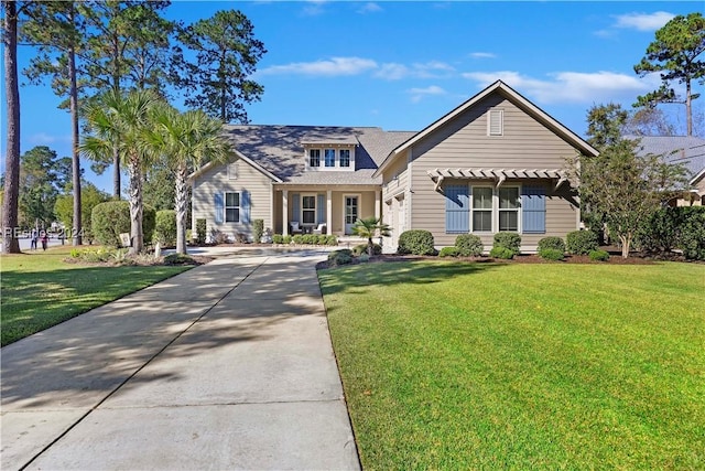 view of front of house featuring a front yard