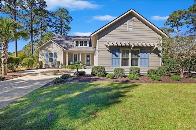 view of front of home featuring a front lawn