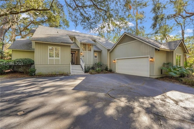 view of front facade with a garage