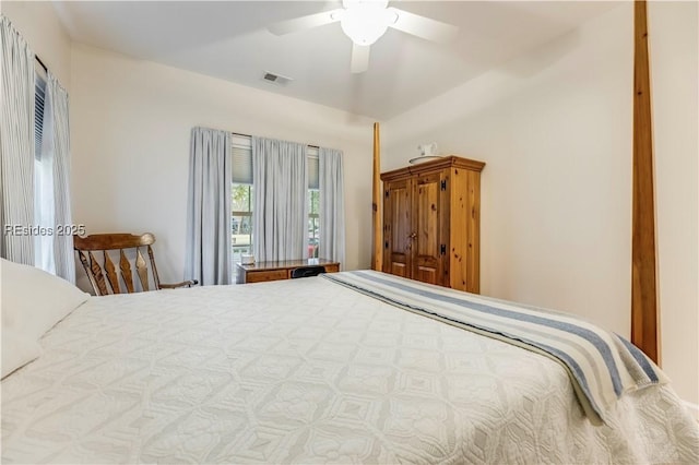 bedroom with ceiling fan