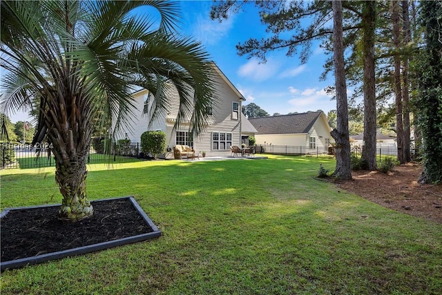 view of yard featuring a patio area