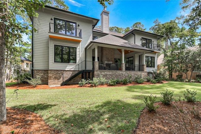 view of front facade featuring a front lawn