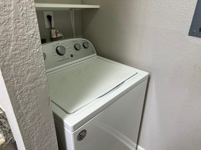 laundry room featuring washer / clothes dryer