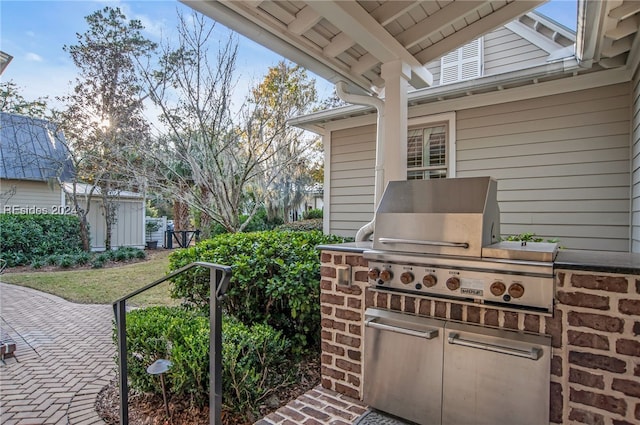 view of patio / terrace with a grill and exterior kitchen