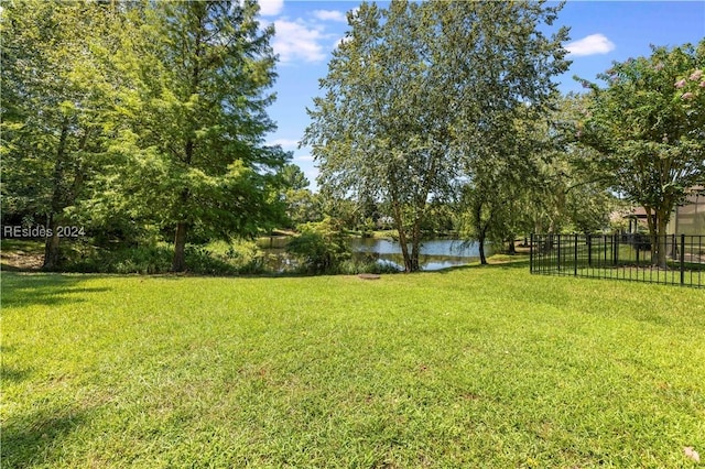 view of yard featuring a water view