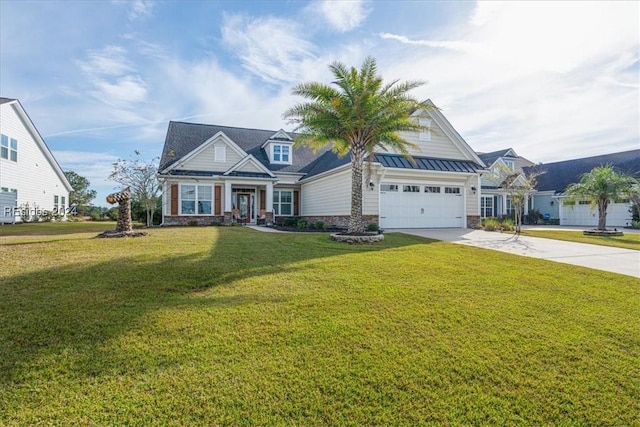 craftsman house featuring a front lawn