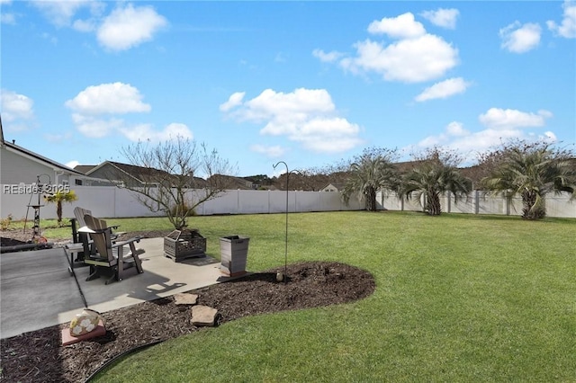 view of yard with a patio