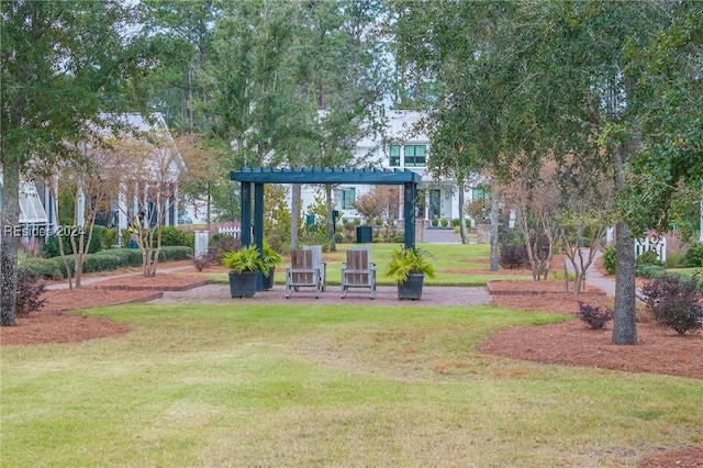 view of yard featuring a pergola