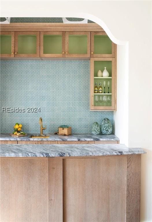 details with backsplash and sink