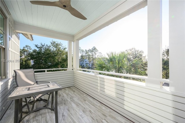 balcony featuring ceiling fan