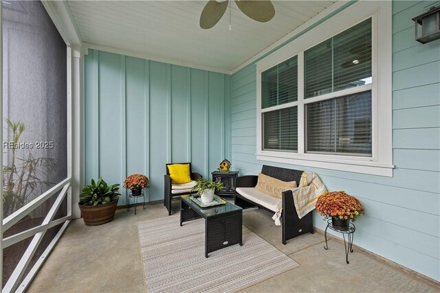 exterior space featuring an outdoor living space and ceiling fan