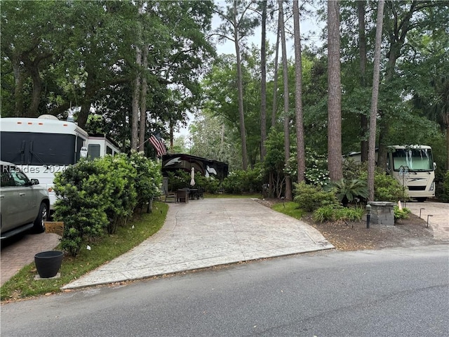 Listing photo 2 for 133 Arrow Rd, Hilton Head Island SC 29928