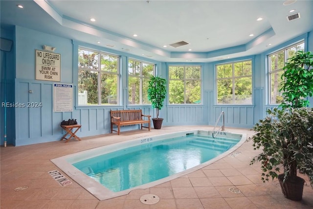 view of pool featuring a jacuzzi