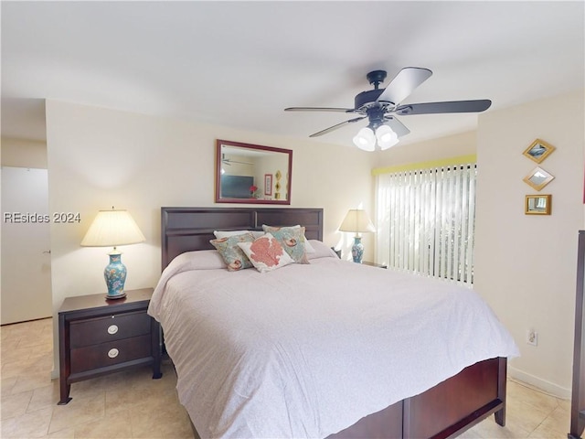 bedroom featuring ceiling fan