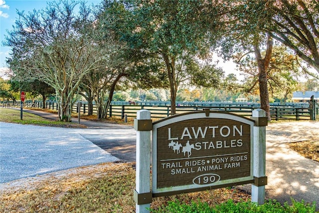 view of community / neighborhood sign