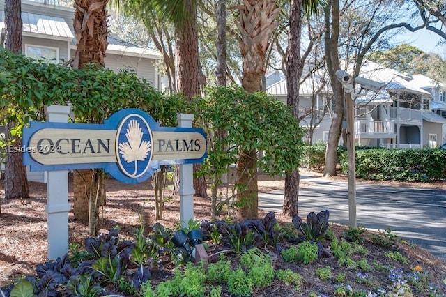 view of community / neighborhood sign