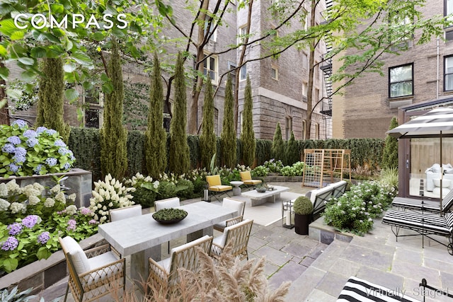 view of patio featuring an outdoor hangout area