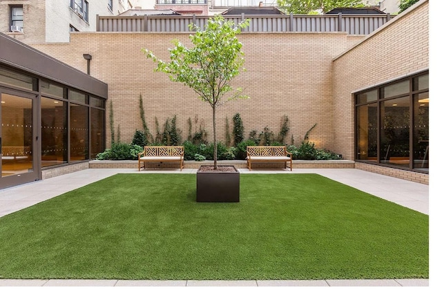 view of yard featuring a patio area