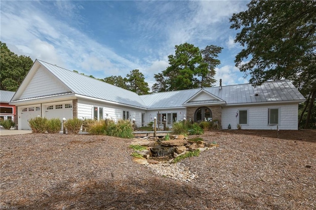 view of front facade with a garage