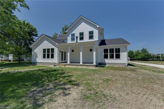 view of front of property with a front yard