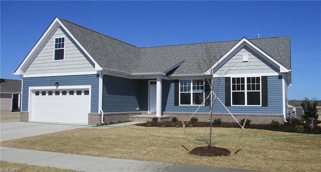 view of front of house featuring a front lawn