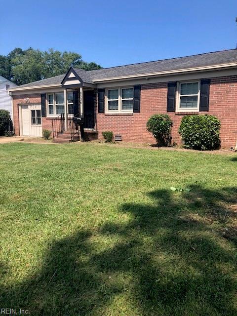 8530 Orcutt Ave, Hampton, VA 23605 - ranch-style home featuring brick siding, a front yard, and crawl space