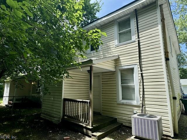 1030 37th St, Newport News, VA 23607 - back of house featuring cooling unit