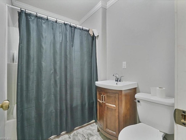 full bathroom featuring toilet, shower / bathtub combination with curtain, vanity, and ornamental molding