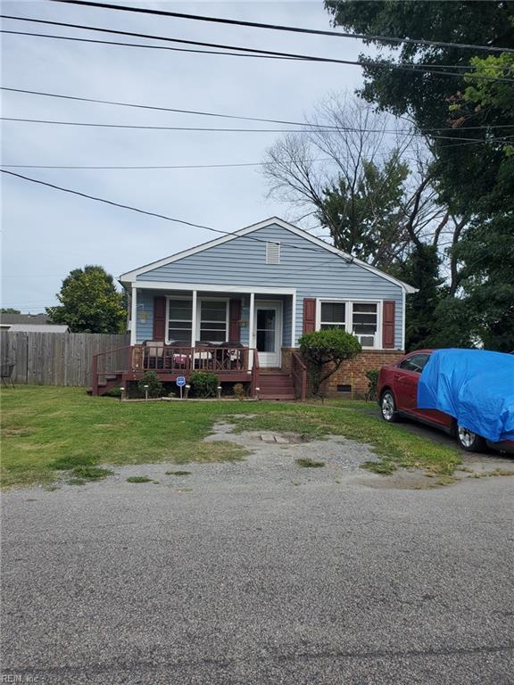 view of front facade featuring covered porch