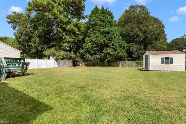 view of yard with a storage shed