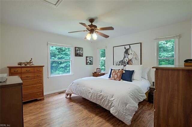 bedroom featuring ceiling fan