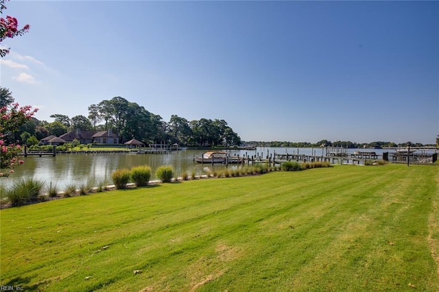 view of yard featuring a water view