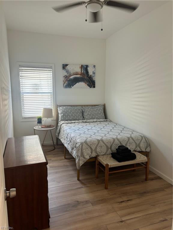 307 N First St, Hampton, VA 23664 - bedroom with ceiling fan and wood finished floors